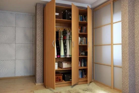 3-Door-Wardrobe